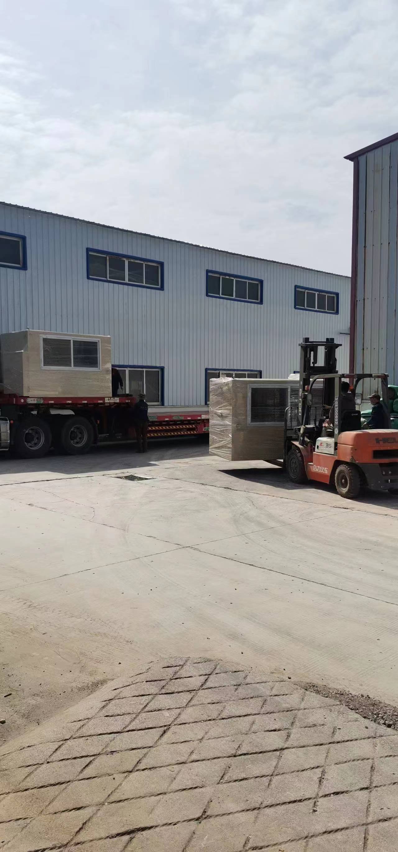 江蘇六臺(tái)靜電分選機(jī) ，錘式破碎機(jī)發(fā)貨 